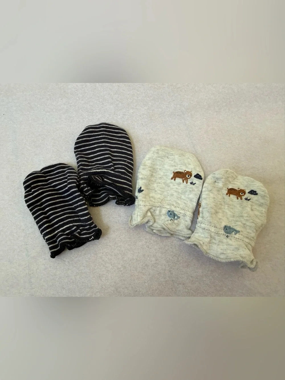 Baby accessories - set of 2 newborn mittens & 6 month hat/bib set